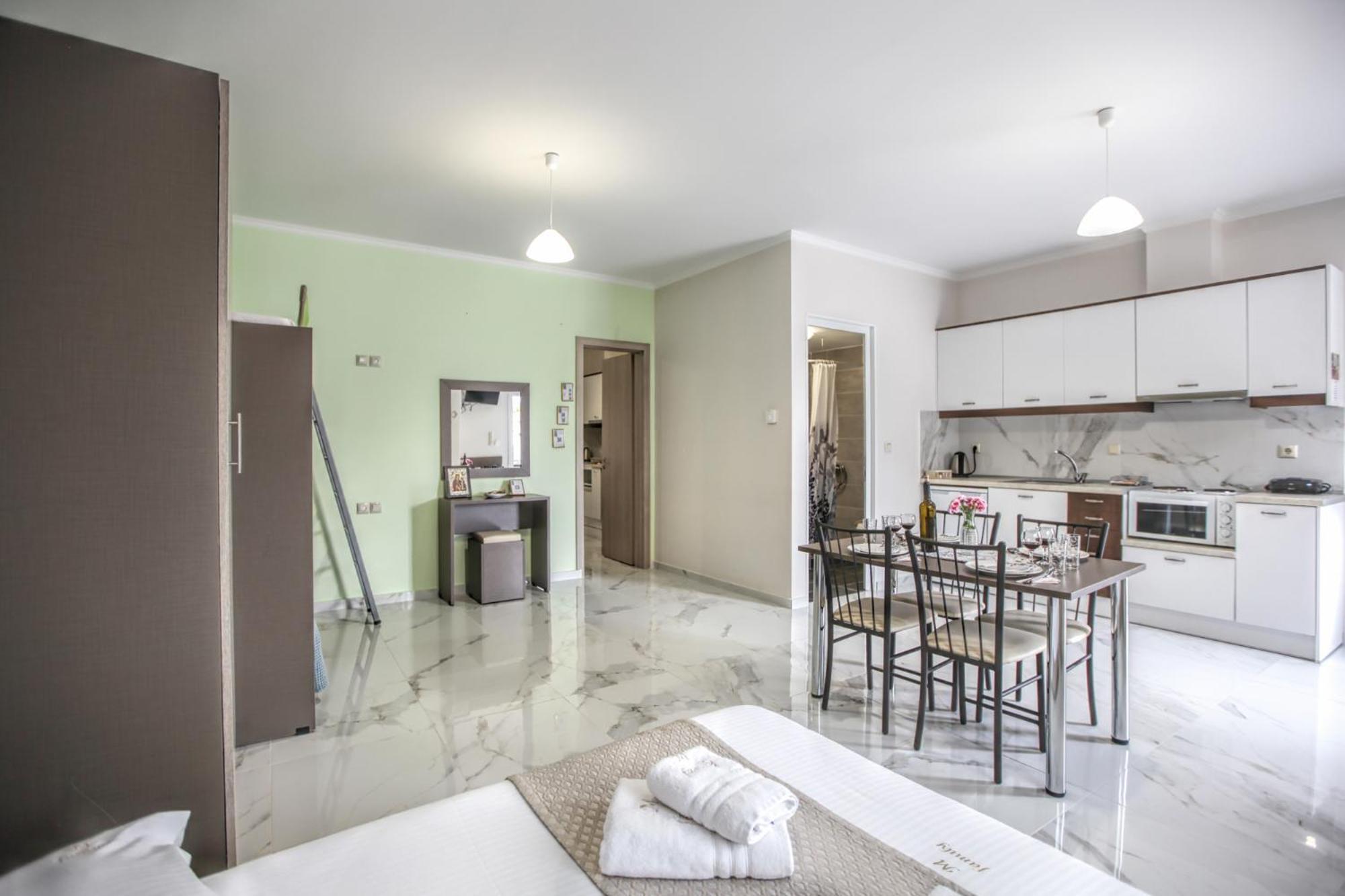 Del Sol #1 Meteora Luxurious Family Suites Kalambaka Extérieur photo